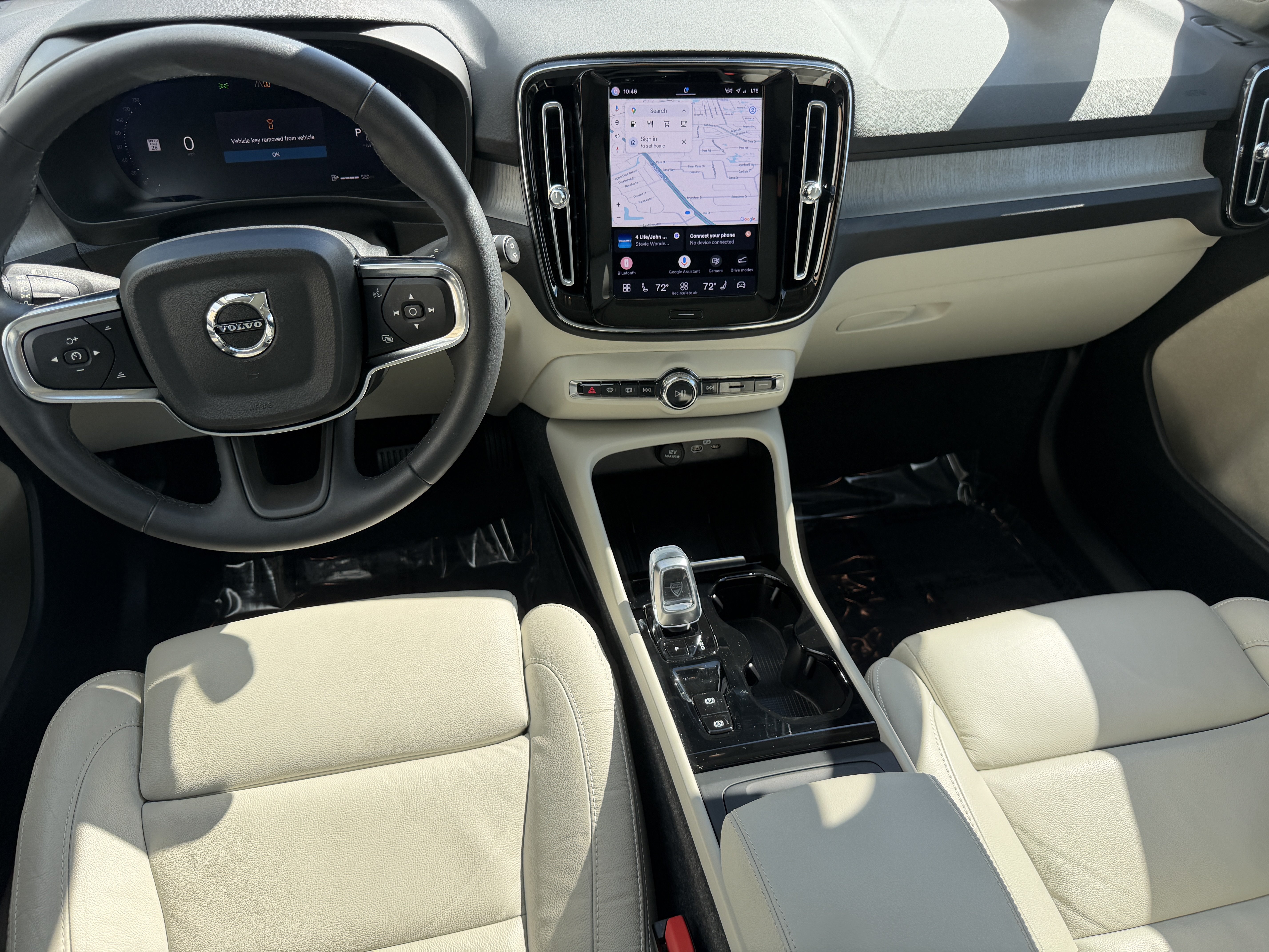 Certified 2023 Volvo XC40 B5 Plus w/ Driver Assist Package AWD/4WD image 12