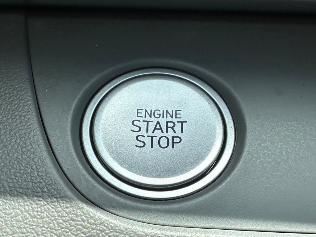 Certified 2024 Hyundai Elantra SEL FWD image 17