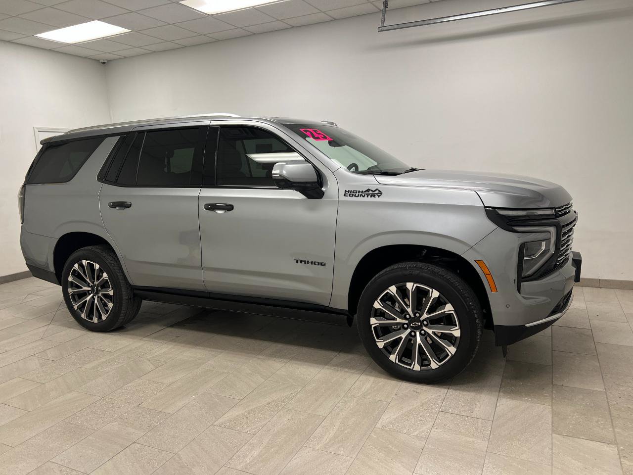 Used 2025 Chevrolet Tahoe High Country AWD/4WD image 13