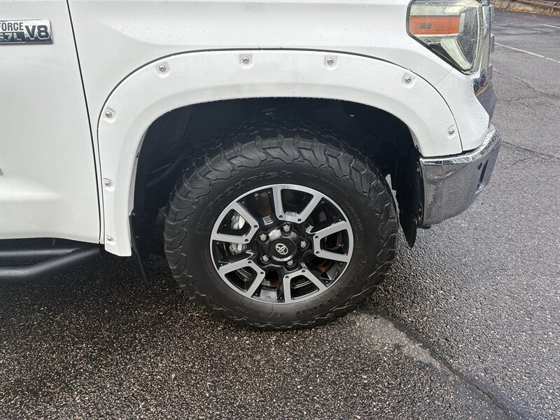 Used 2018 Toyota Tundra Limited w/ Limited Premium Package AWD/4WD image 13