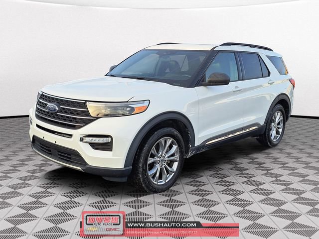 Used 2020 Ford Explorer XLT w/ Equipment Group 202A image 2
