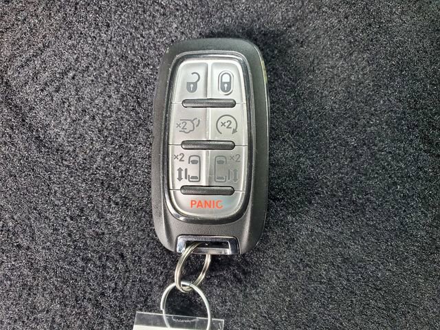 Certified 2024 Chrysler Pacifica Touring-L image 33