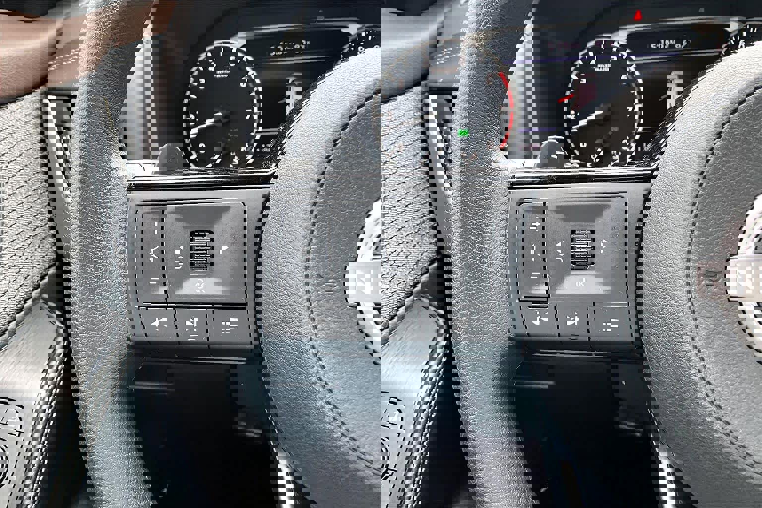 Certified 2023 Nissan Rogue SV FWD image 22