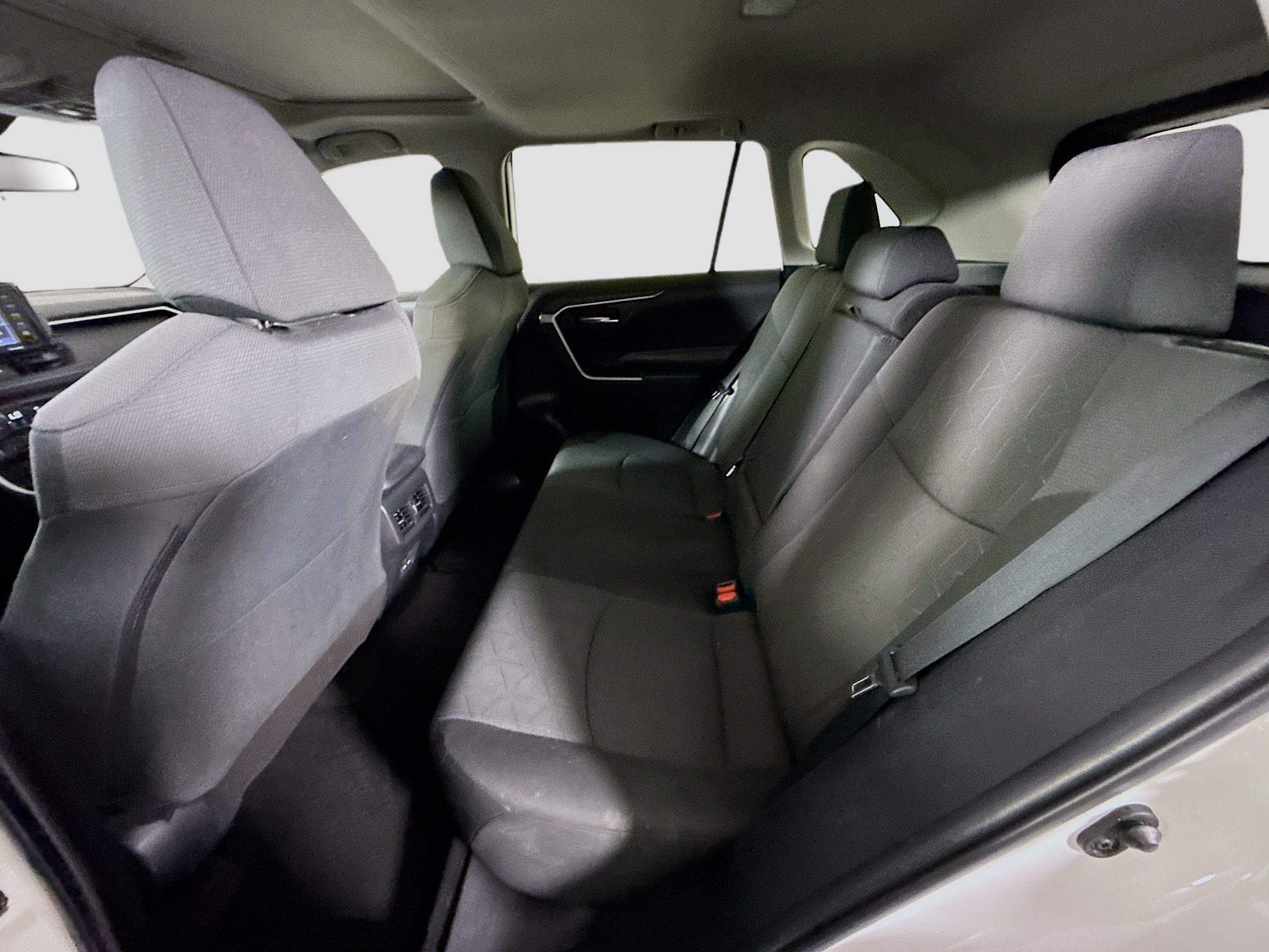 Used 2022 Toyota RAV4 XLE w/ Convenience Package FWD image 25