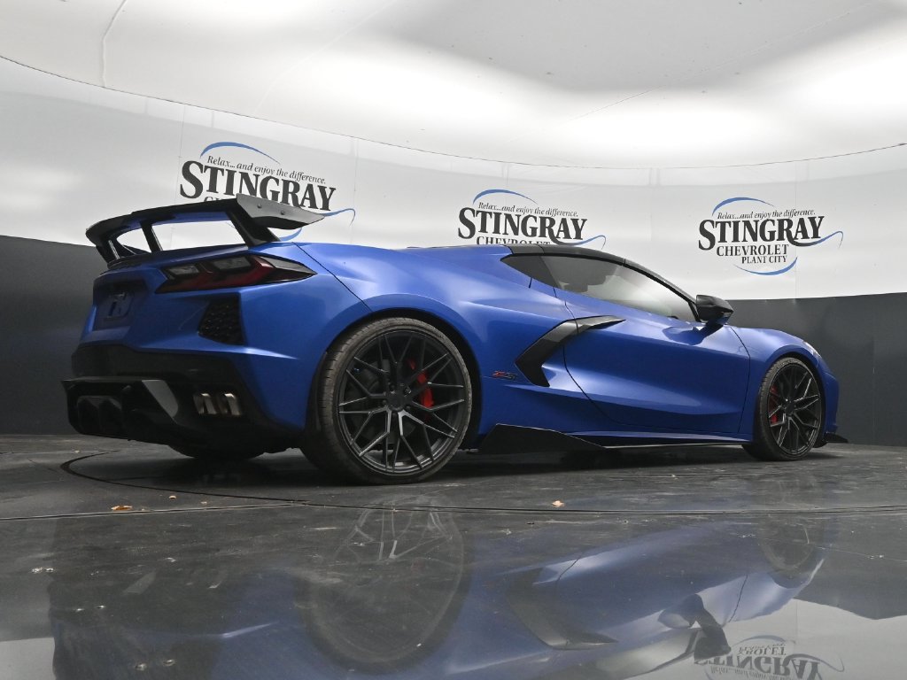 Used 2022 Chevrolet Corvette Stingray Preferred Cpe w/ Z51 Performance Package RWD image 32