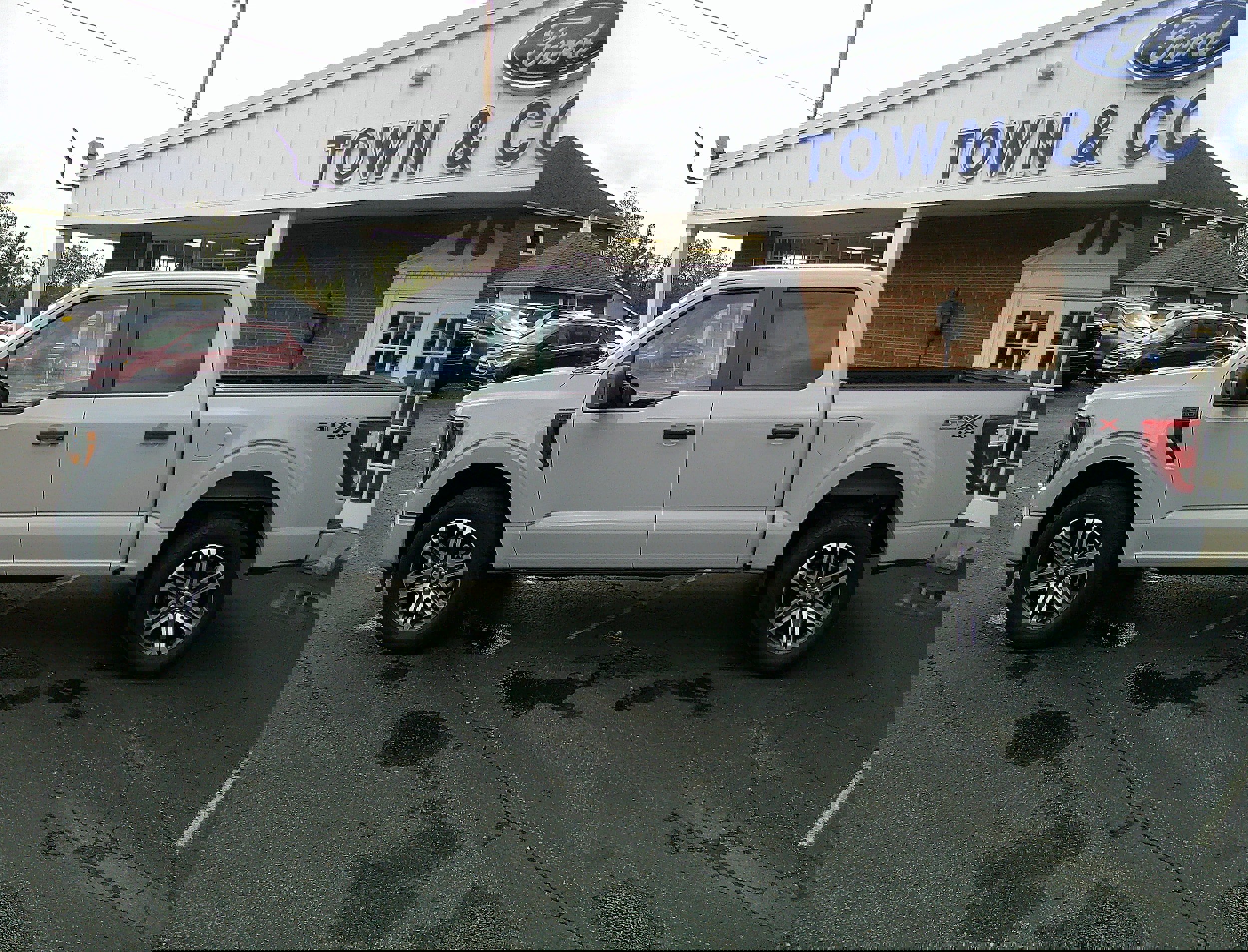 Used 2023 Ford F150 XL w/ STX Appearance Package image 3