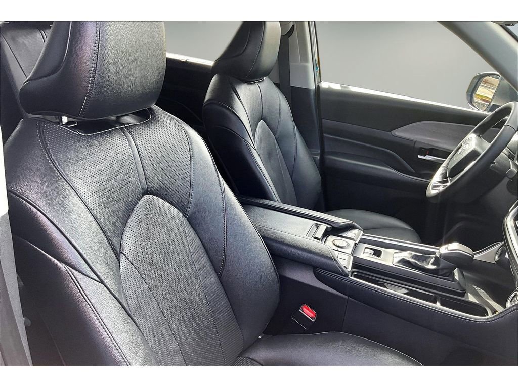 Used 2026 Toyota Grand Highlander Limited image 25