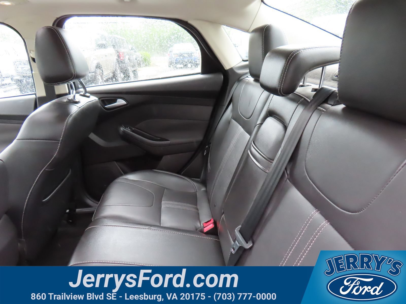 Used 2012 Ford Focus Titanium FWD image 32