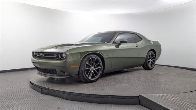 Used 2018 Dodge Challenger R/T w/ Performance Handling Group RWD image 2