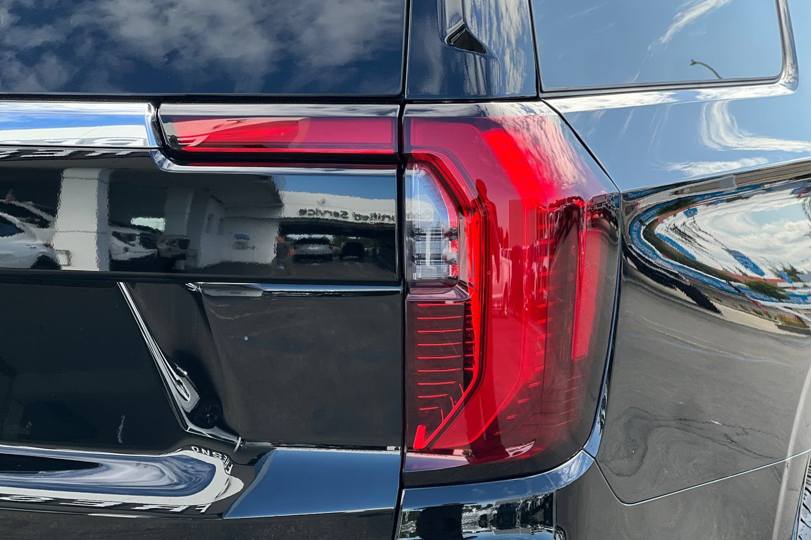 New 2026 GMC Yukon XL Elevation AWD/4WD image 23