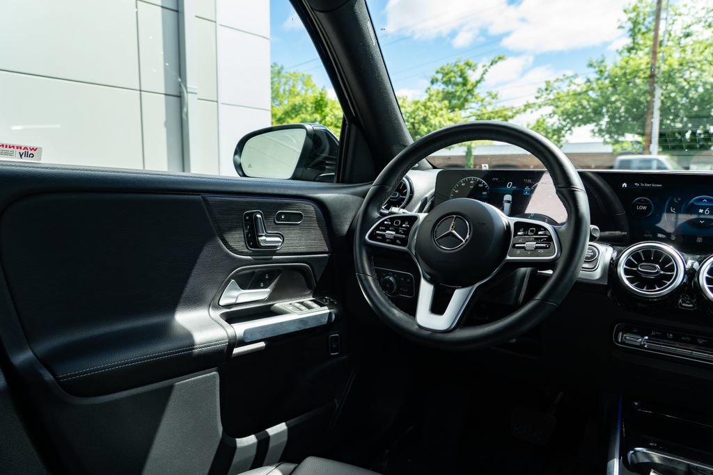 Used 2023 Mercedes-Benz GLB 250 4MATIC image 11