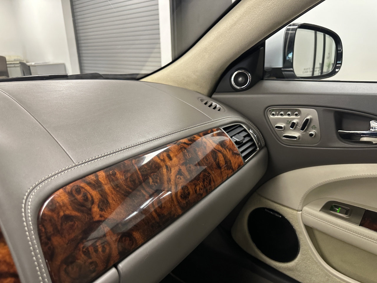 Used 2011 Jaguar XK Convertible image 61