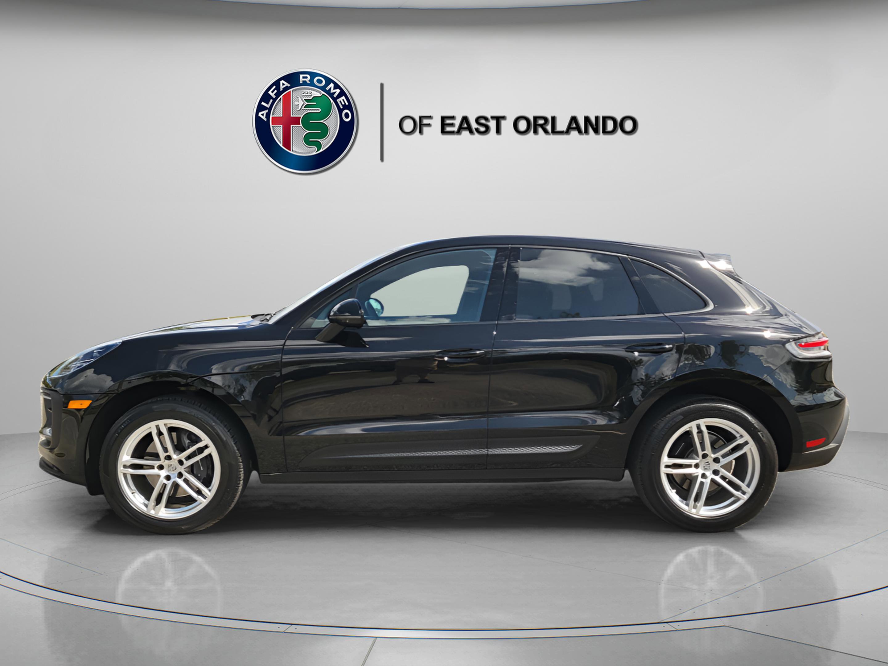 Used 2023 Porsche Macan AWD/4WD image 4
