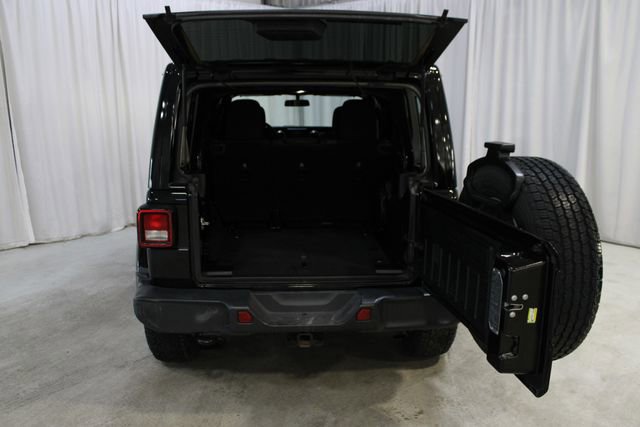 Used 2018 Jeep Wrangler Unlimited Sahara image 33