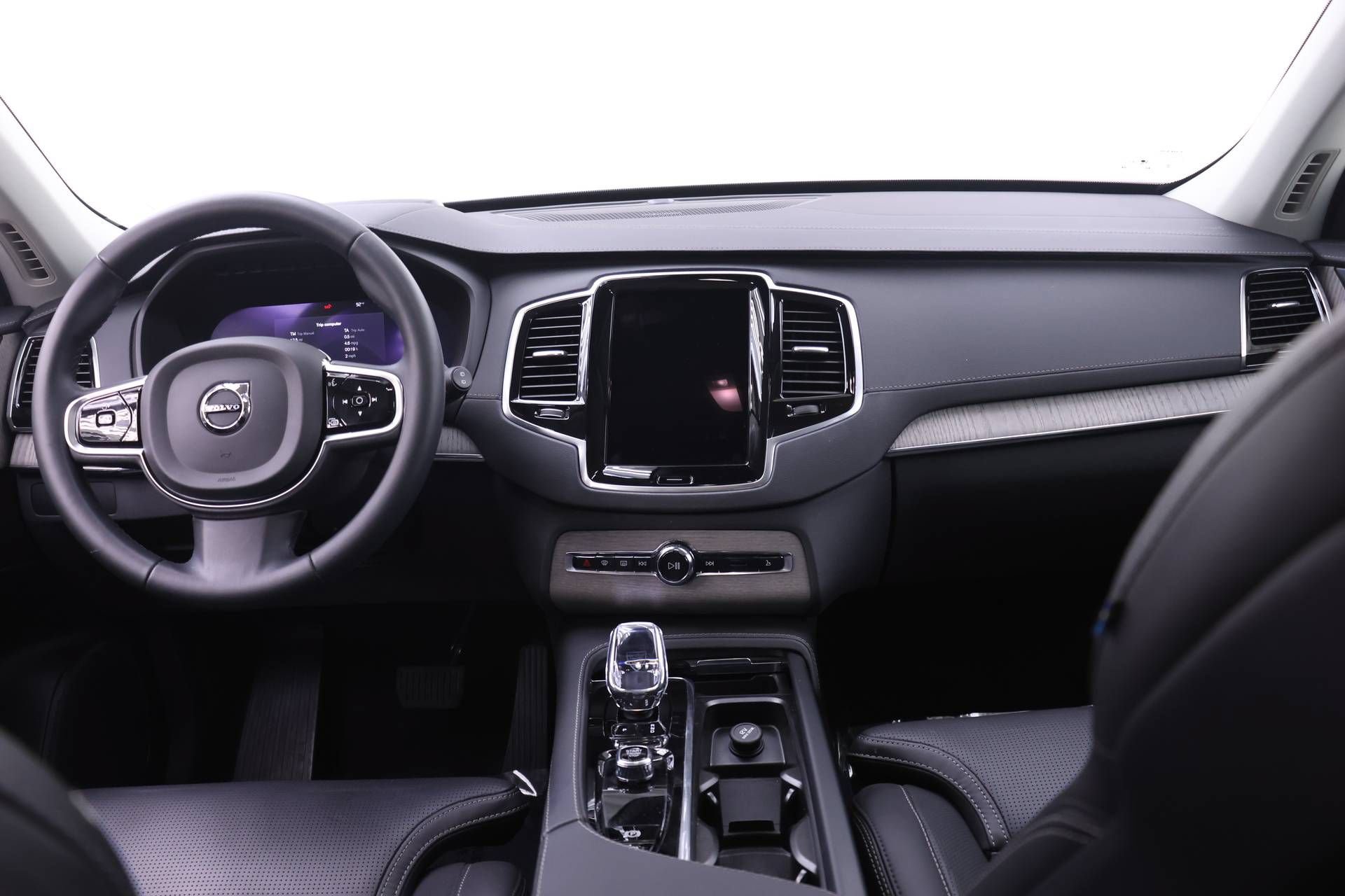 Used 2023 Volvo XC90 B6 Ultimate w/ Protection Package Premier AWD/4WD image 8