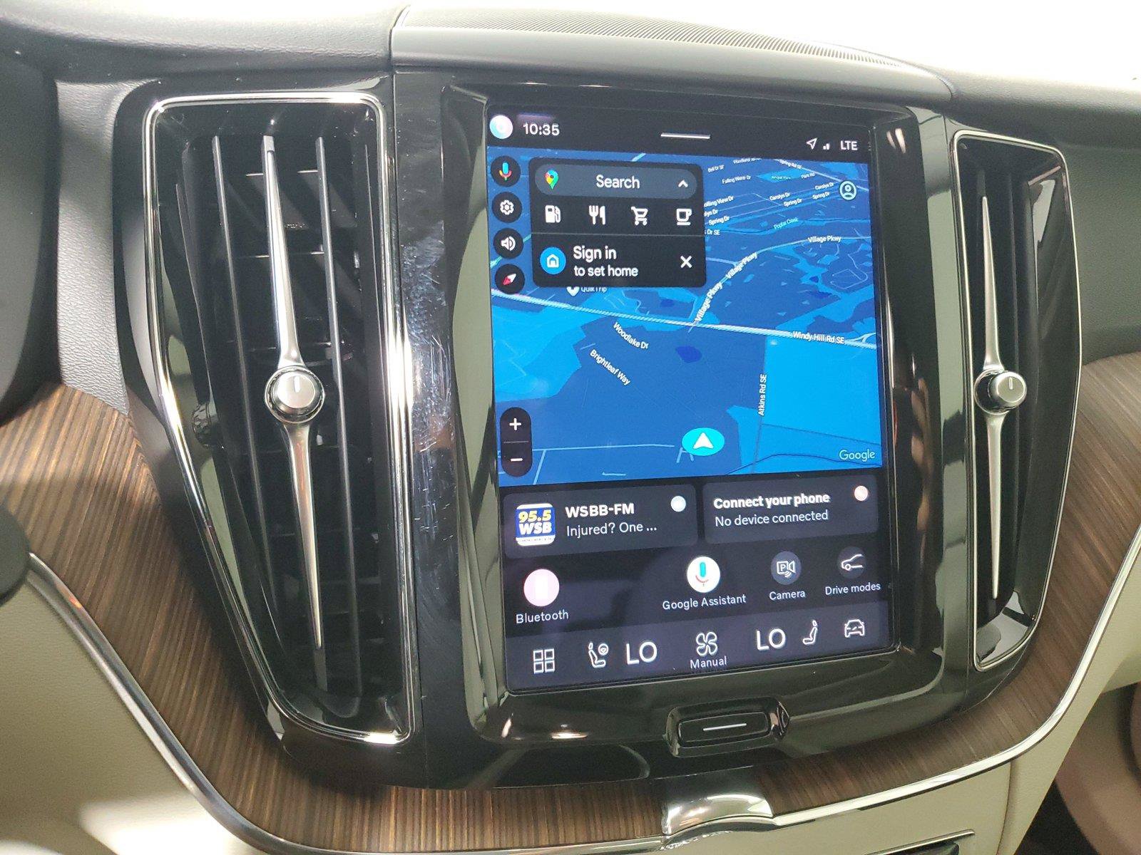 Used 2022 Volvo XC60 B5 Momentum w/ Climate Package FWD image 30