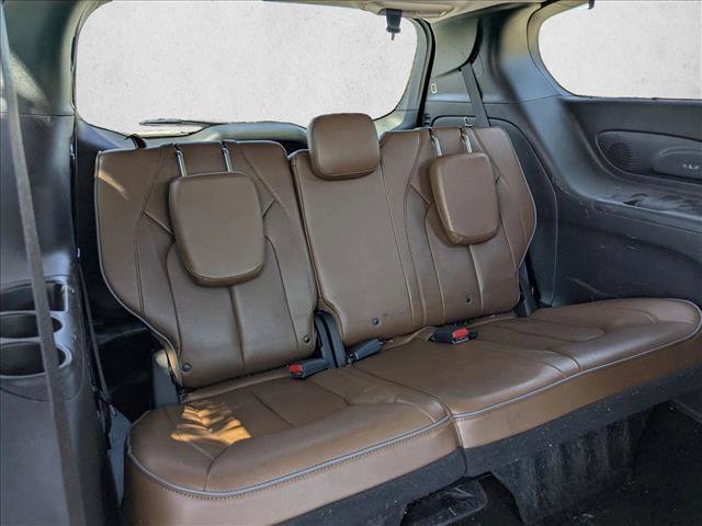 Used 2017 Chrysler Pacifica Limited w/ UConnect Theater Package image 11