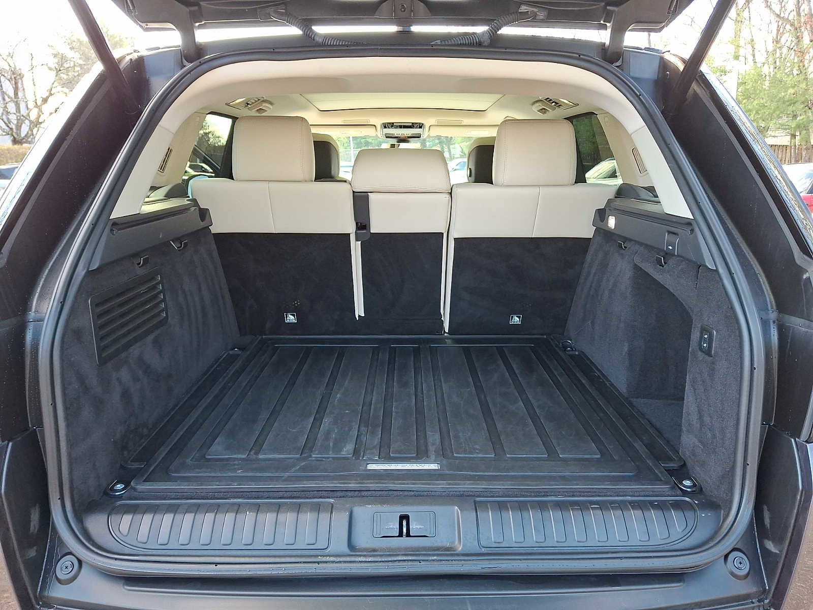 Used 2021 Land Rover Range Rover Sport HSE Silver Edition image 26