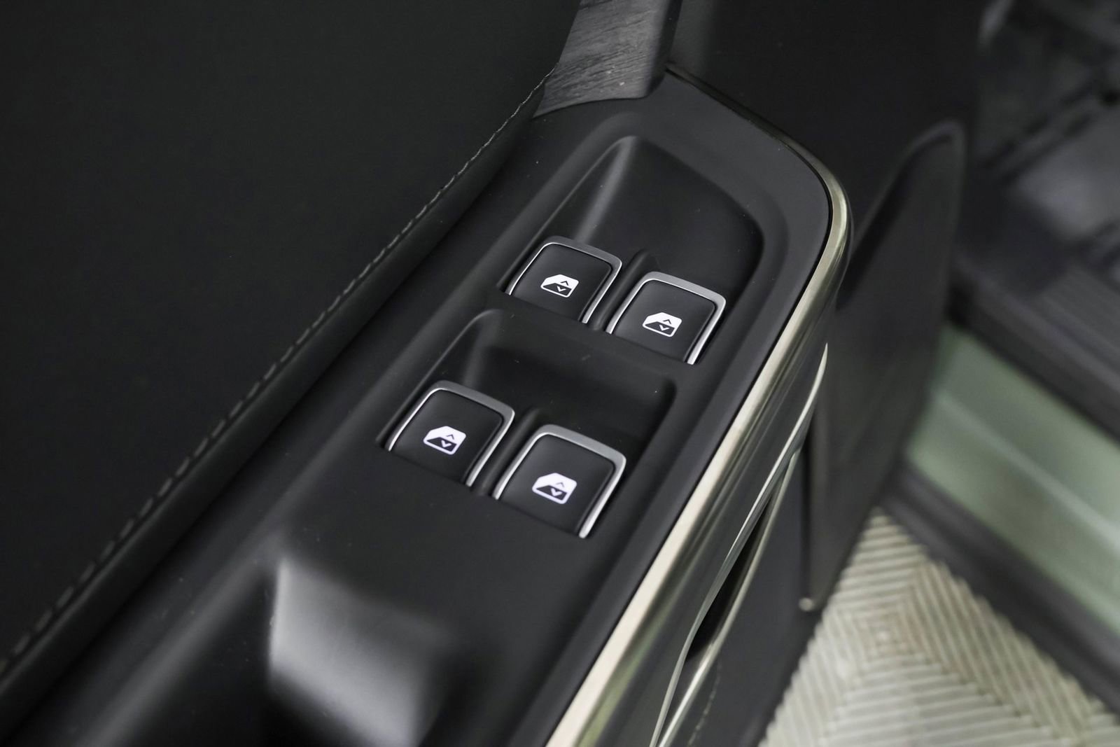 Used 2022 Rivian R1S Launch Edition AWD/4WD image 34