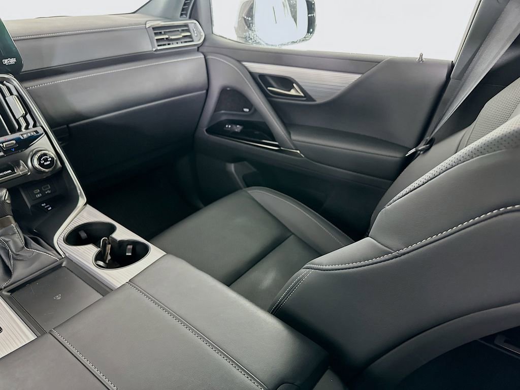 Used 2024 Lexus LX 600 F Sport image 31