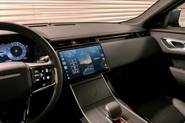 Certified 2026 Land Rover Range Rover Velar Dynamic SE AWD/4WD image 5
