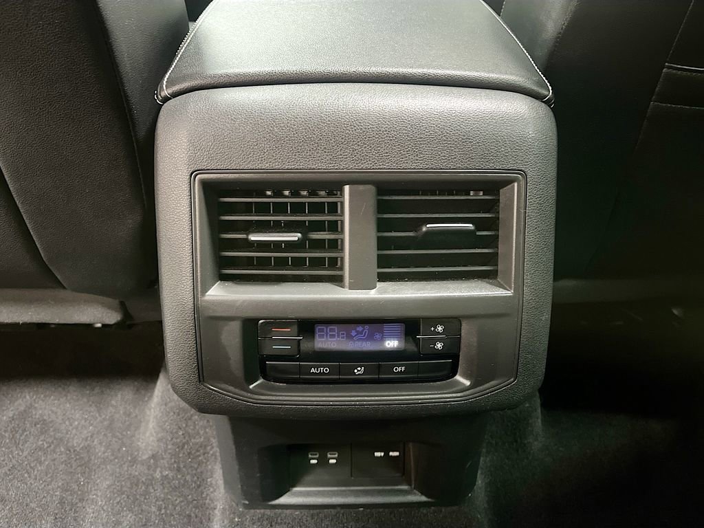 Used 2022 Volkswagen Atlas SEL R-Line image 26