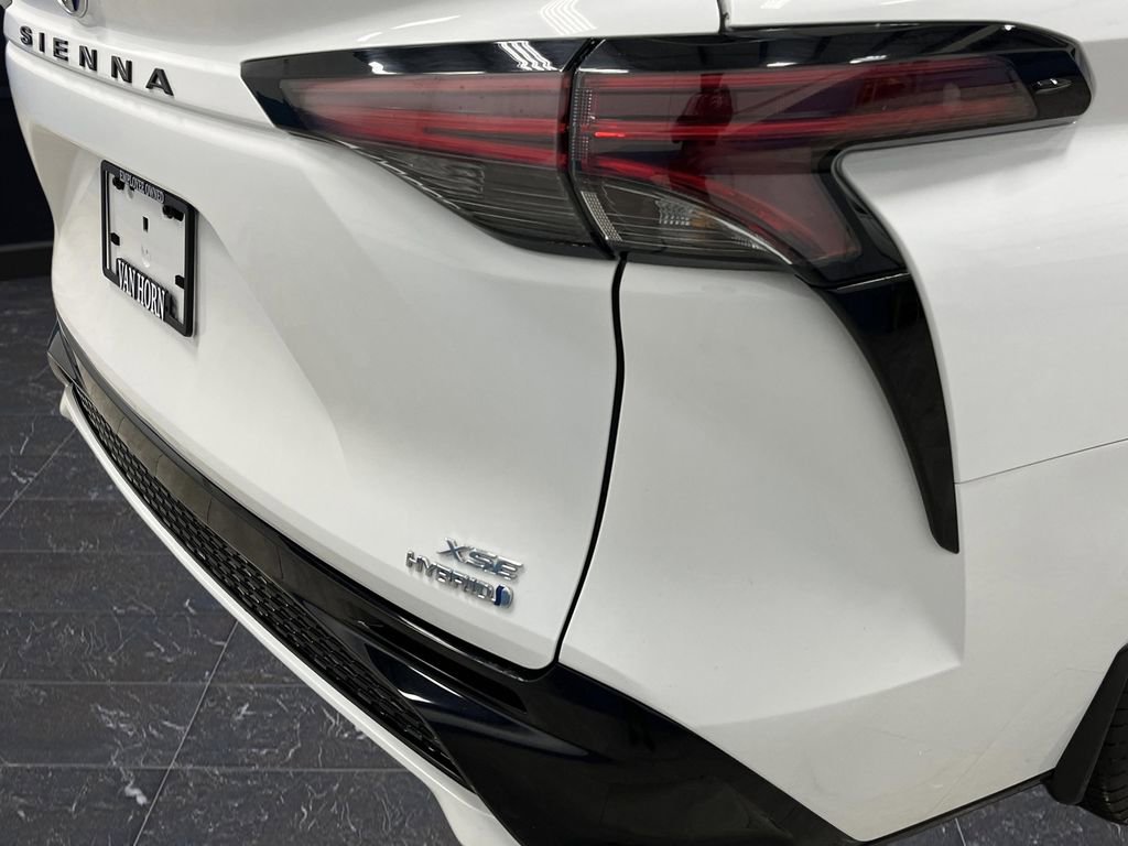 Used 2024 Toyota Sienna XSE image 35