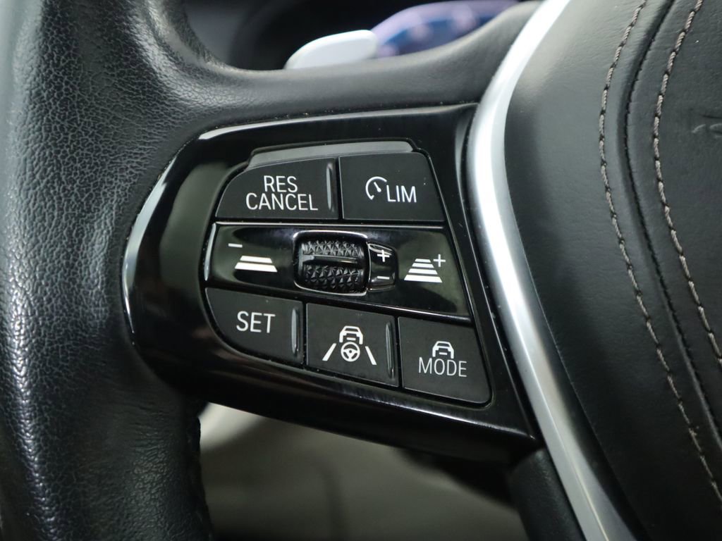 Certified 2023 BMW 530e w/ Premium Package image 11