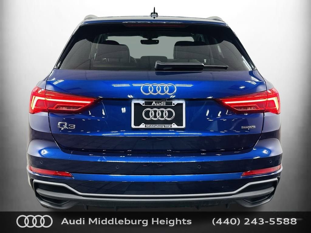 Certified 2025 Audi Q3 2.0T Premium w/ Convenience Package image 7