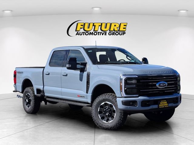 New 2026 Ford F350 Platinum w/ Tremor Off-Road Package