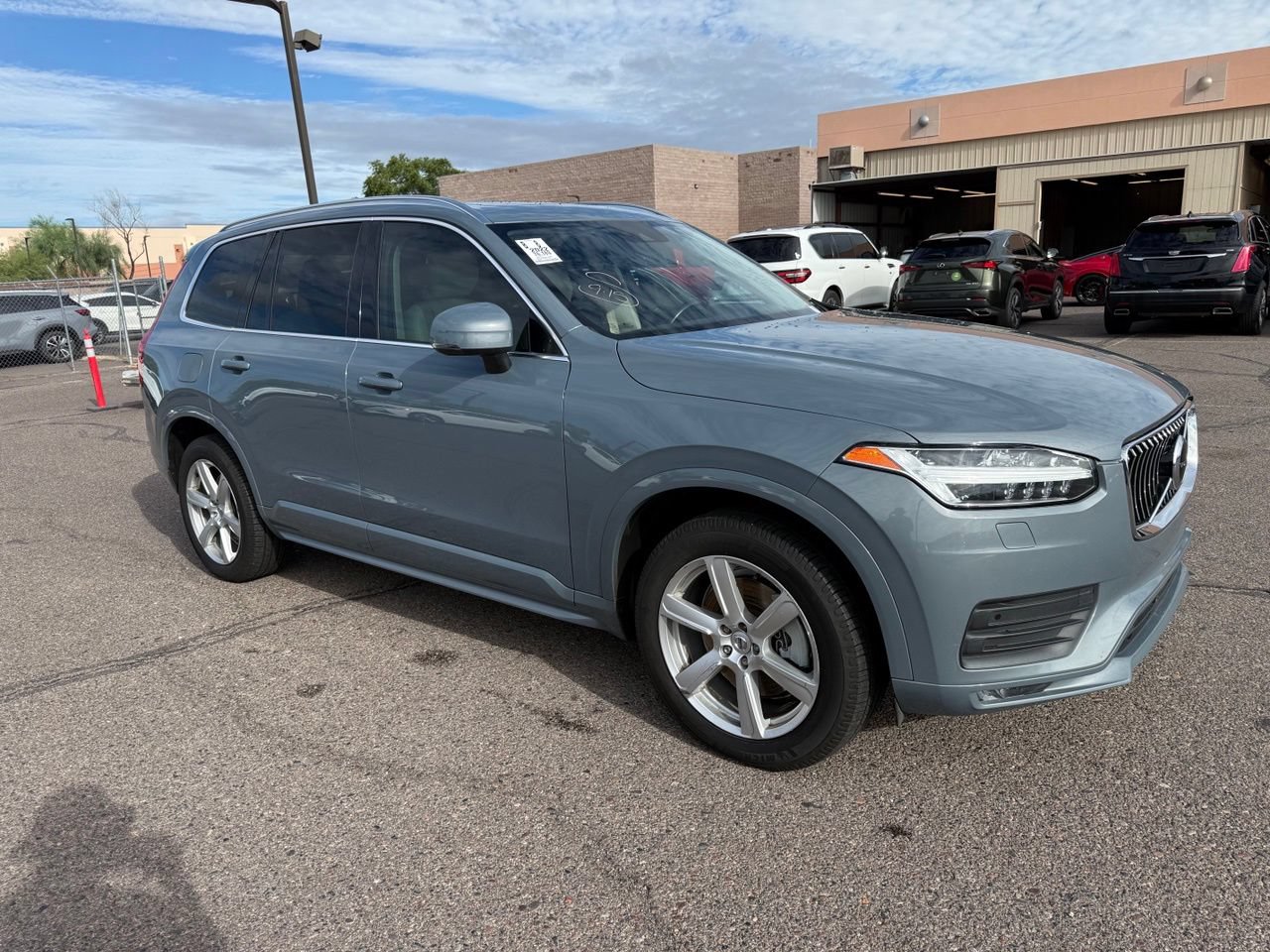Used 2022 Volvo XC90 T5 Momentum AWD/4WD image 3