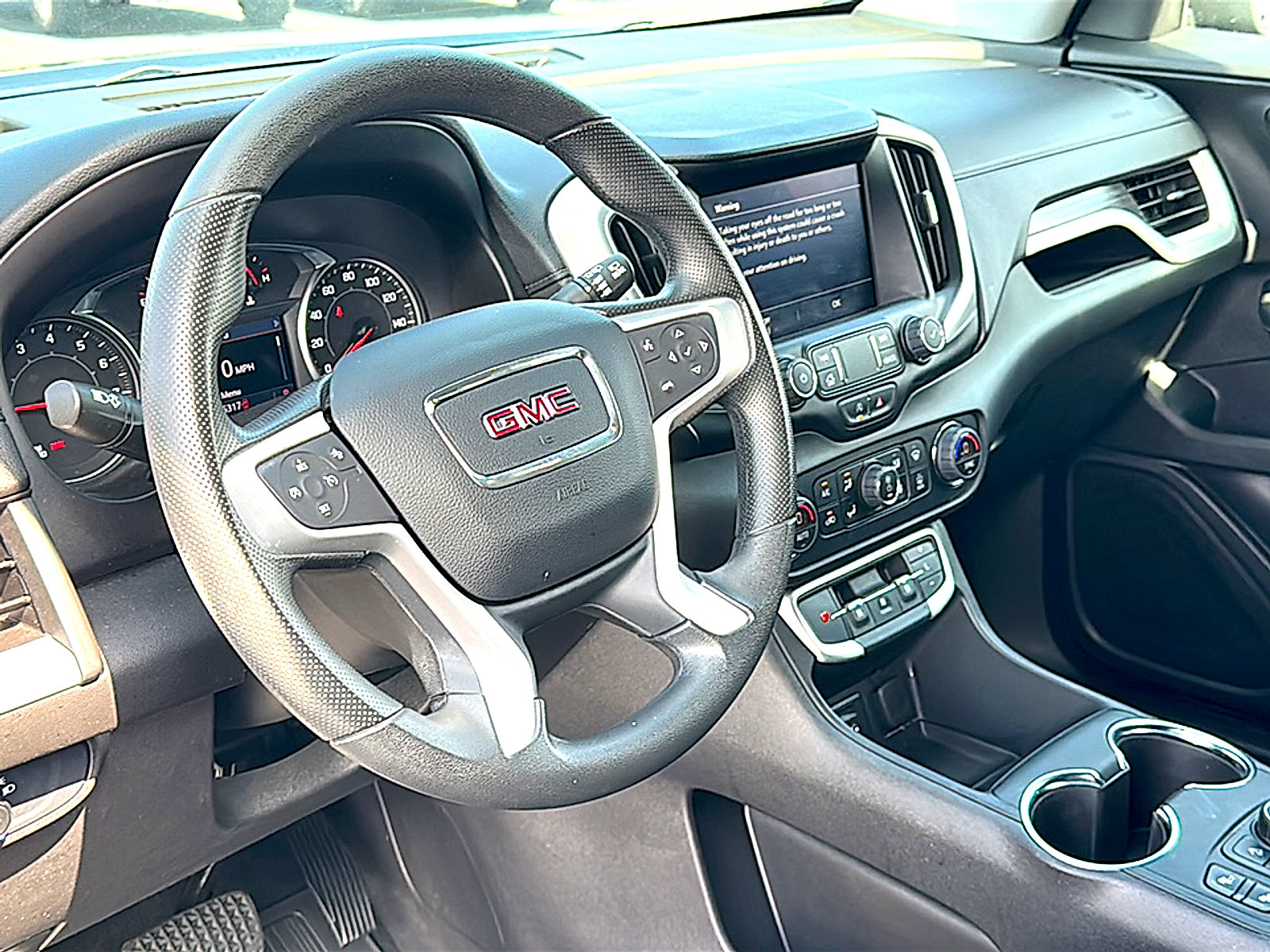 Used 2024 GMC Terrain SLE w/ Driver Convenience Package FWD image 12
