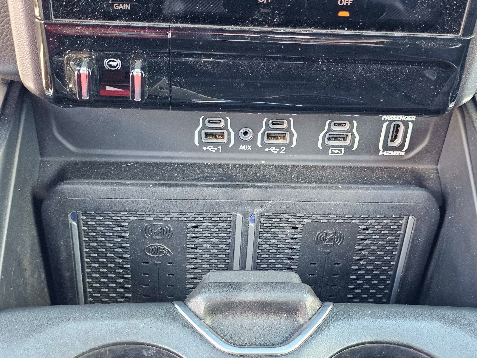 Used 2026 RAM 1500 Laramie w/ Night Edition AWD/4WD image 30