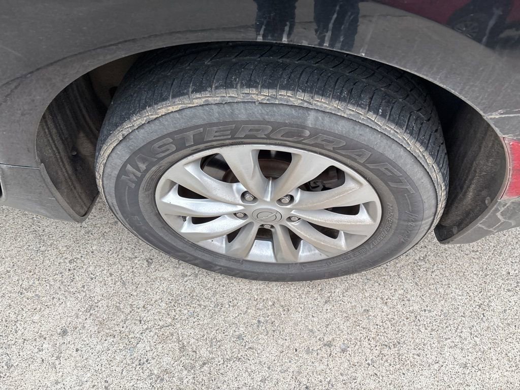 Used 2018 Chrysler Pacifica Touring-L image 8