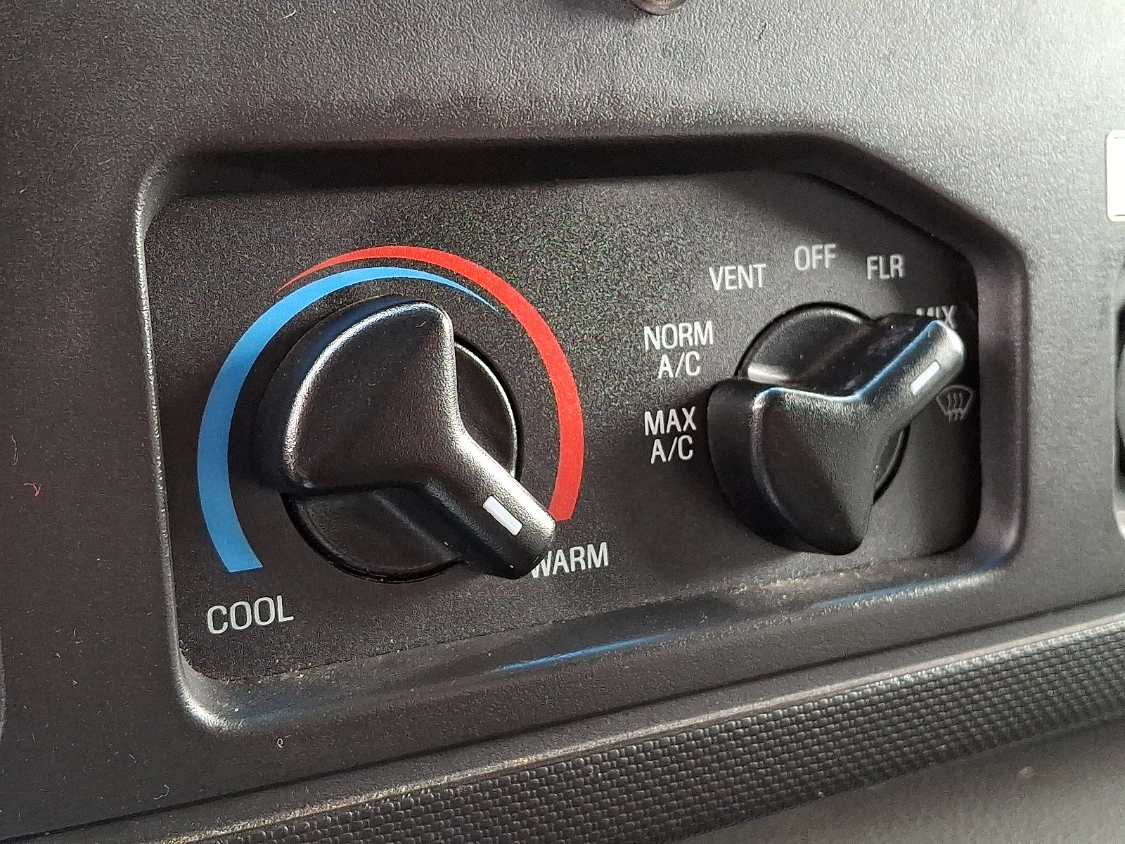 Used 2012 Ford E-250 and Econoline 250 w/ Commercial Cargo Van Pkg image 23