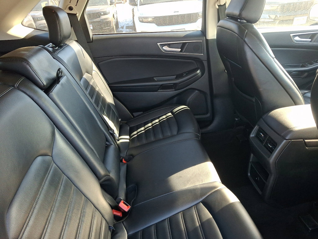 Used 2023 Ford Edge SEL image 15