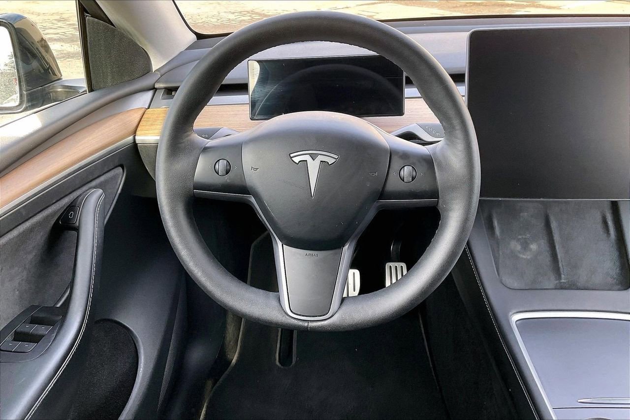 Used 2023 Tesla Model Y Performance image 10