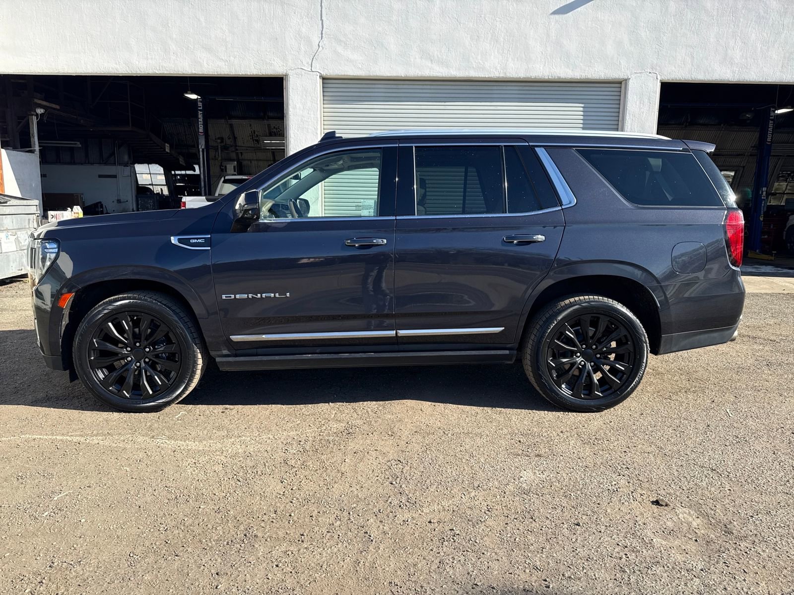 Used 2023 GMC Yukon Denali video 2