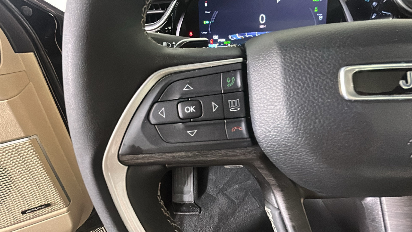 Used 2023 Jeep Grand Cherokee 4WD 4xe w/ Luxury Tech Group II image 20