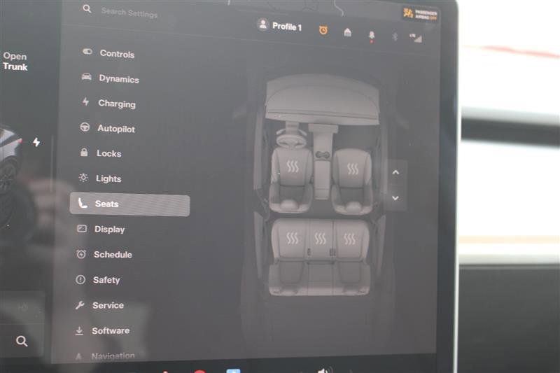 Used 2025 Tesla Model Y Long Range image 16