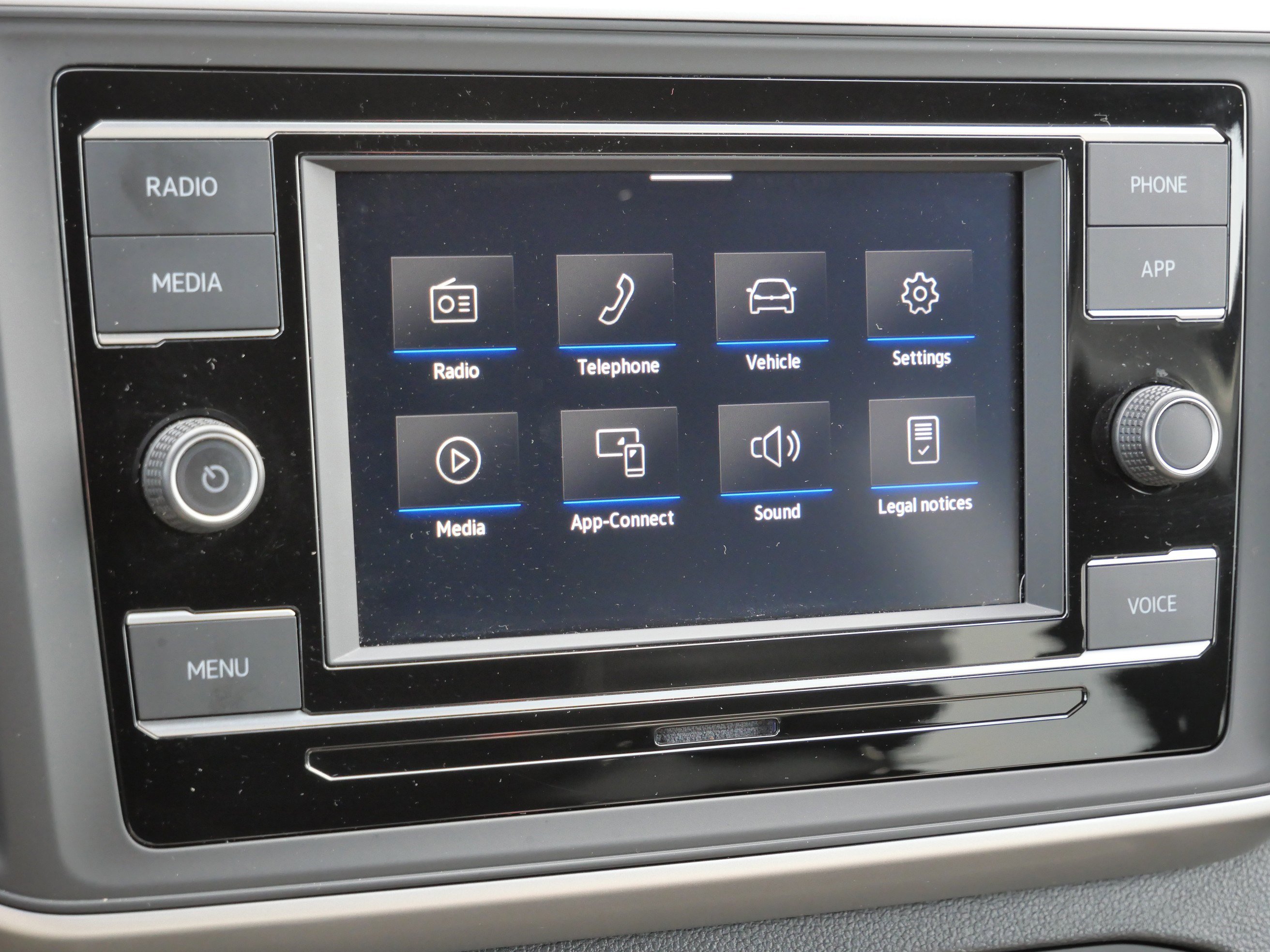 Certified 2023 Volkswagen Atlas Cross Sport SE image 24