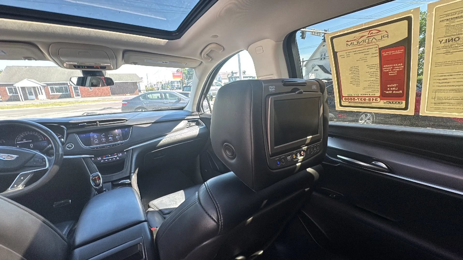 Used 2017 Cadillac XT5 Luxury w/ Driver Awareness Package AWD/4WD image 17