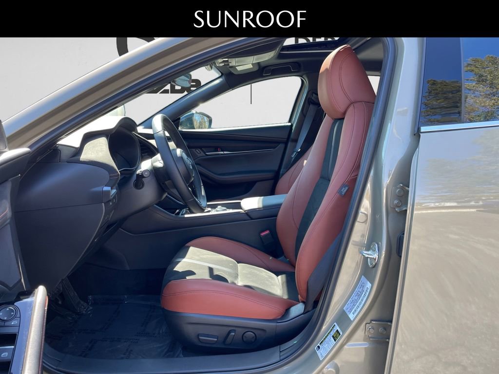 Used 2025 MAZDA MAZDA3 Carbon w/ Appearance Package image 9