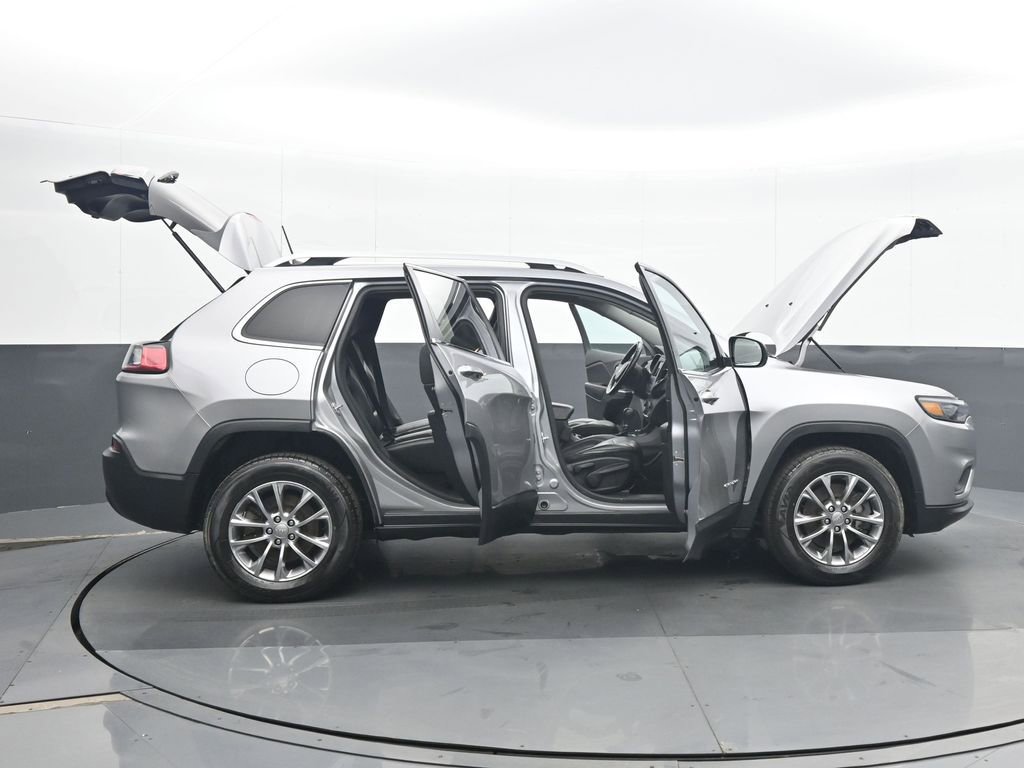 Used 2019 Jeep Cherokee Latitude Plus w/ Cold Weather Group image 36