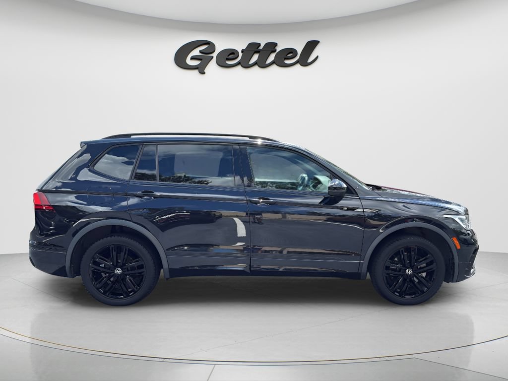 Used 2022 Volkswagen Tiguan SE R-Line AWD/4WD image 4