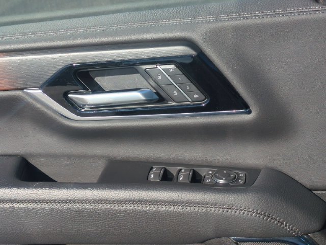 Certified 2025 GMC Yukon Denali AWD/4WD image 12