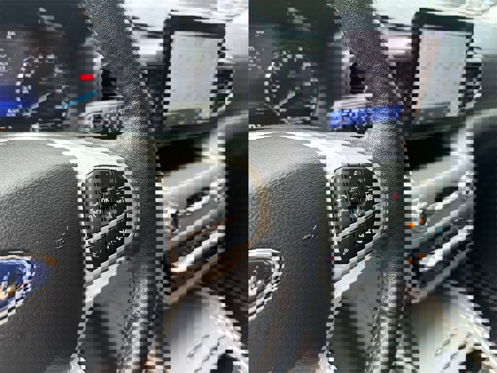 Used 2022 Ford Explorer XLT w/ Equipment Group 202A image 21