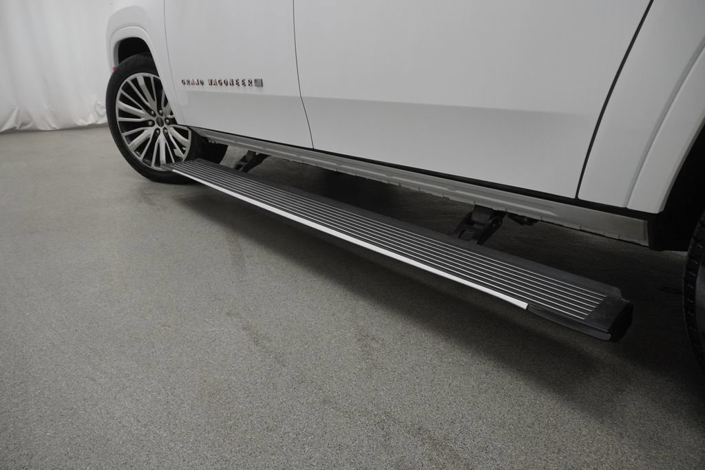 Certified 2023 Jeep Grand Wagoneer L Series III w/ HD Trailer Tow Package AWD/4WD image 46