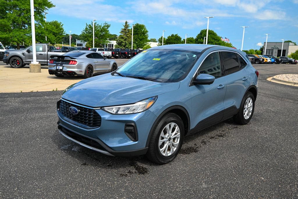 Used 2023 Ford Escape Active w/ Tech Pack #2 AWD/4WD image 9