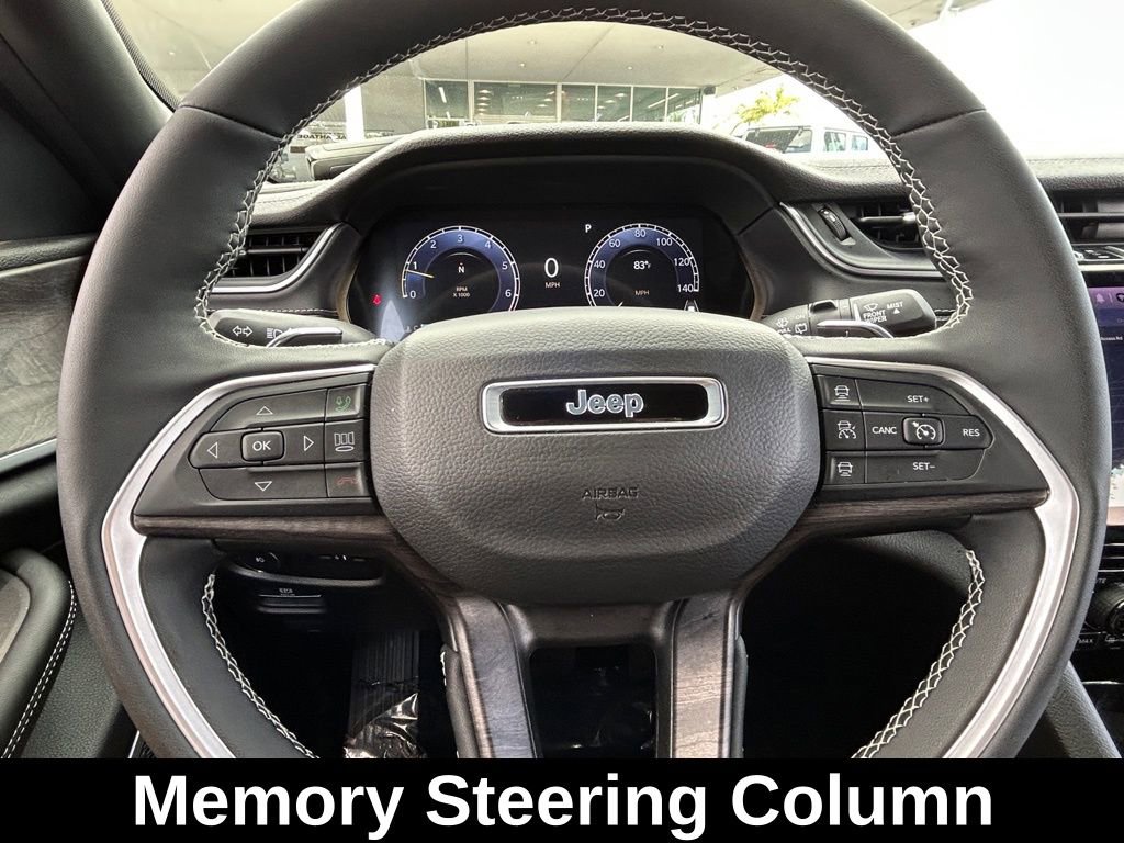 Used 2025 Jeep Grand Cherokee L Limited w/ Luxury Tech Group II image 32